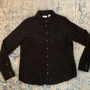 Levi’s Western Snap Button Top With Fringe. Size M.